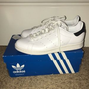 Woman’s Stan Smith White Sneakers